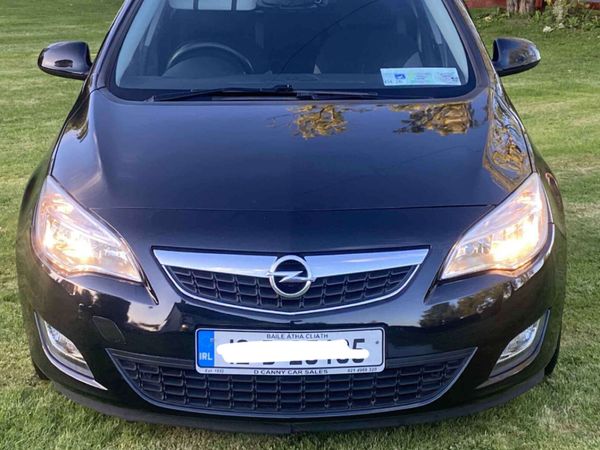 Opel Astra MPV, Diesel, 2012, Black