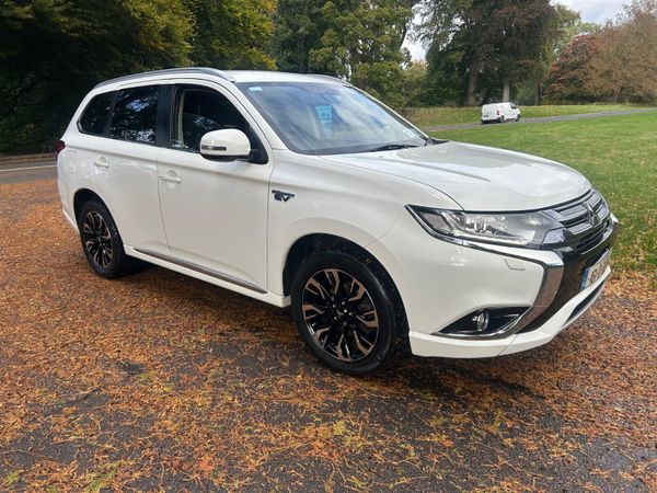 Mitsubishi Outlander SUV, Petrol Plug-in Hybrid, 2016, White