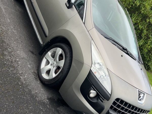 Peugeot 3008 MPV, Diesel, 2011, Grey