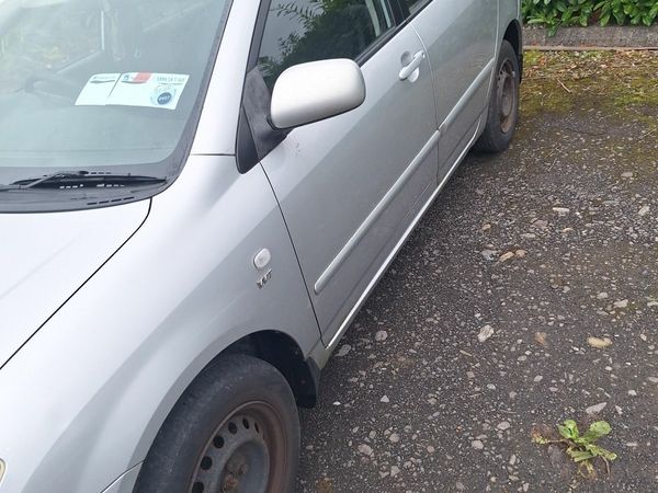 Toyota Corolla Hatchback, Petrol, 2004, Silver