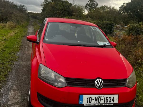 Volkswagen Polo Hatchback, Petrol, 2010, Red
