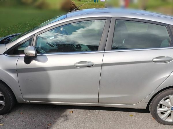 Ford Fiesta Hatchback, Diesel, 2011, Silver
