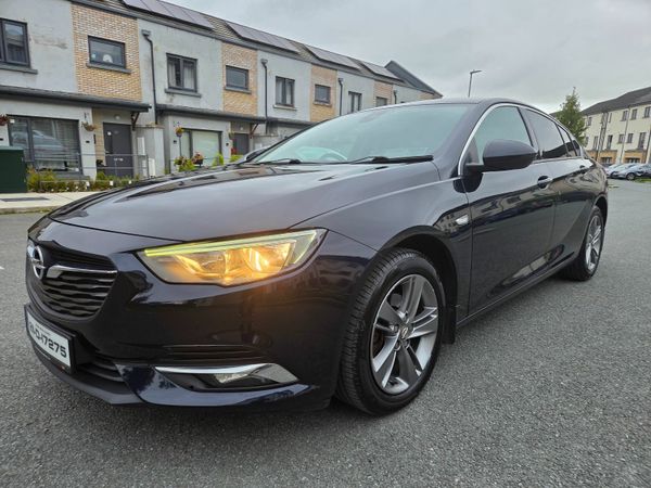 Opel Insignia Hatchback, Diesel, 2021, Blue