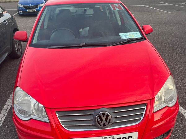 Volkswagen Polo Hatchback, Petrol, 2008, Red