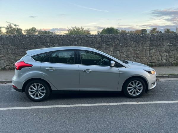 Ford Focus Hatchback, Petrol, 2017, Silver