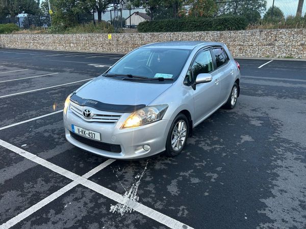 Toyota Auris Hatchback, Diesel, 2011, Silver