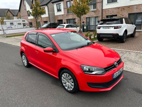 Volkswagen Polo Hatchback, Petrol, 2013, Red