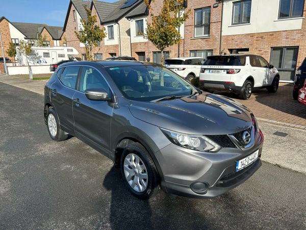 Nissan Qashqai Hatchback, Petrol, 2014, Grey