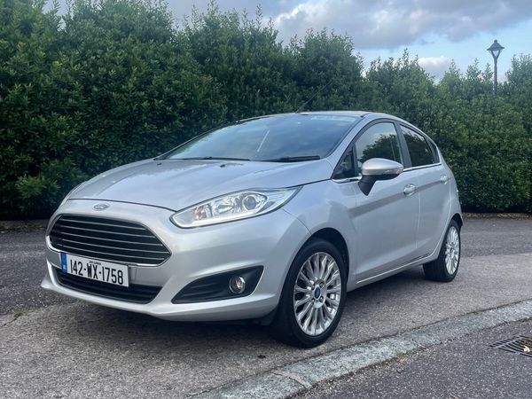 Ford Fiesta Hatchback, Petrol, 2014, Silver