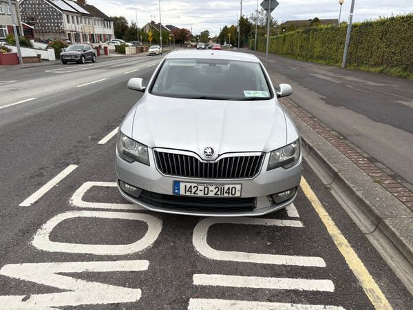 Skoda Superb Hatchback, Diesel, 2014, Silver