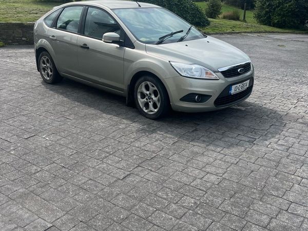 Ford Focus Hatchback, Diesel, 2010, Gold