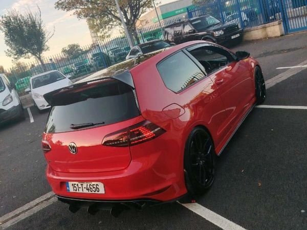 Volkswagen Golf Hatchback, Petrol, 2015, Red