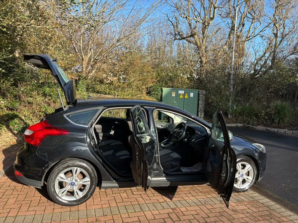 Ford Focus Hatchback, Diesel, 2011, Black