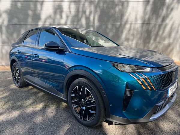 Peugeot 3008 MPV, Petrol, 2025, Blue