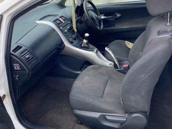 Toyota Auris Hatchback, Diesel, 2008, White