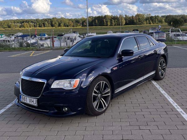 Chrysler 300C Saloon, Petrol, 2013, 