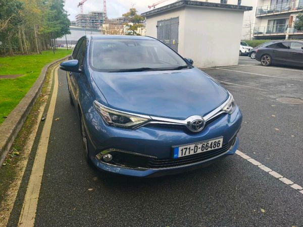 Toyota Auris Hatchback, Petrol, 2017, Blue