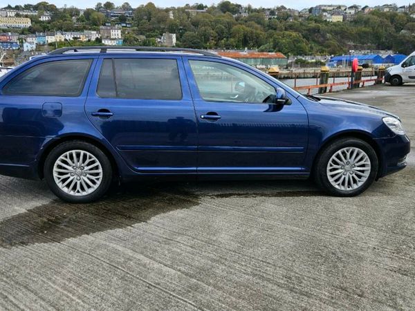 Skoda Octavia Estate, Diesel, 2009, Blue