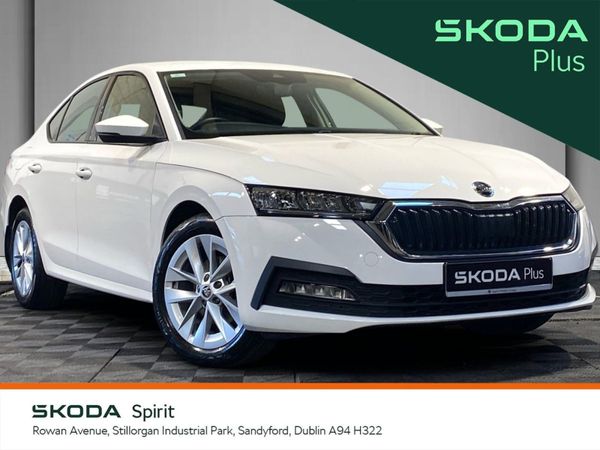 Skoda Octavia Saloon, Petrol, 2022, White