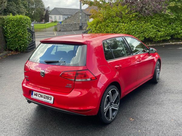Volkswagen Golf Hatchback, Diesel, 2014, Red