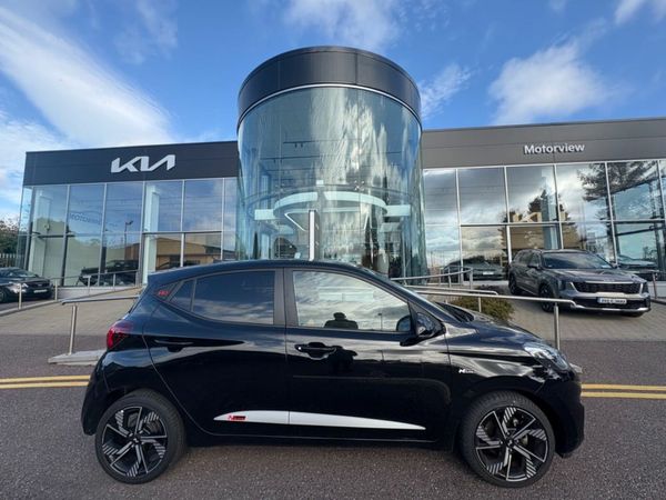 Hyundai i10 Hatchback, Petrol, 2024, Black
