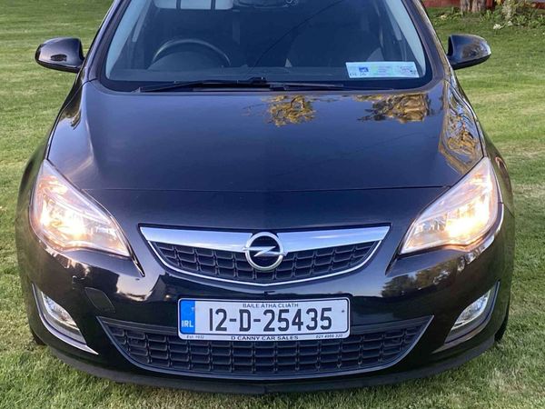 Opel Astra MPV, Diesel, 2012, Black