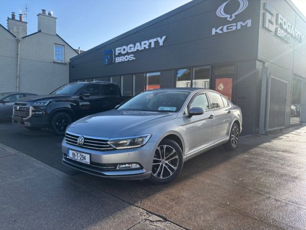 Volkswagen Passat Saloon, Diesel, 2019, Grey
