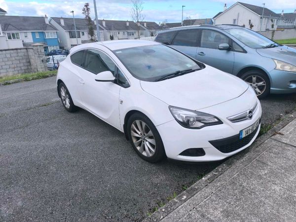 Opel Astra Hatchback, Diesel, 2014, White