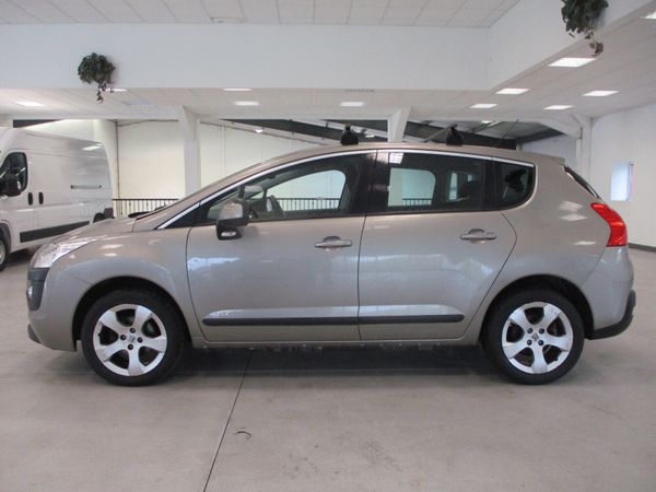 Peugeot 3008 SUV, Diesel, 2011, Grey
