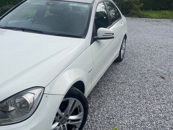 Mercedes-Benz C-Class Saloon, Diesel, 2011, White
