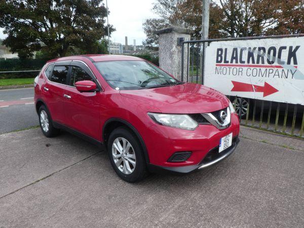 Nissan X-Trail SUV, Petrol, 2014, Red