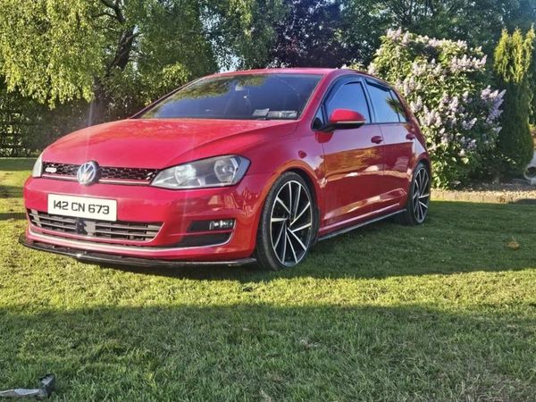 Volkswagen Golf Hatchback, Diesel, 2014, Red