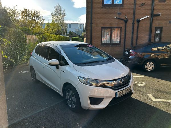 Honda Fit Hatchback, Petrol Hybrid, 2014, White