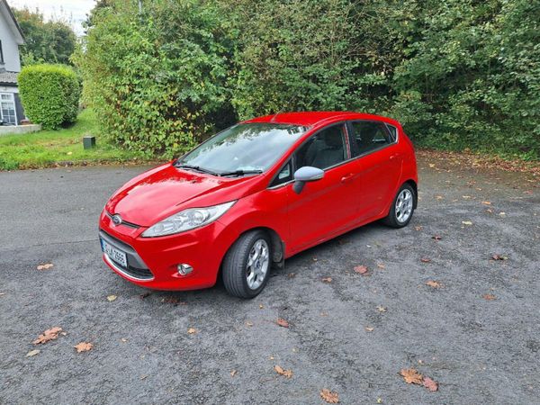 Ford Fiesta Hatchback, Petrol, 2012, Red