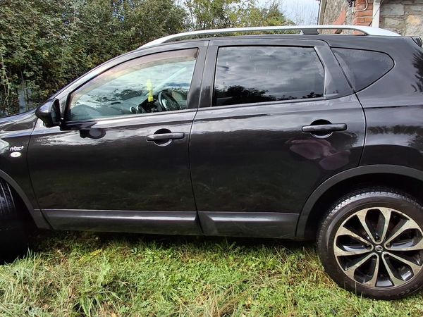 Nissan Qashqai Hatchback, Diesel, 2012, Black