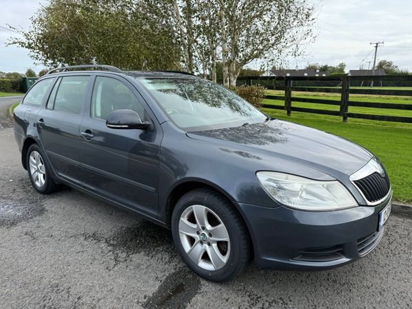 Skoda Octavia Estate, Diesel, 2012, Grey