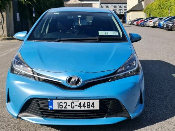 Toyota Vitz Hatchback, Petrol, 2016, Blue