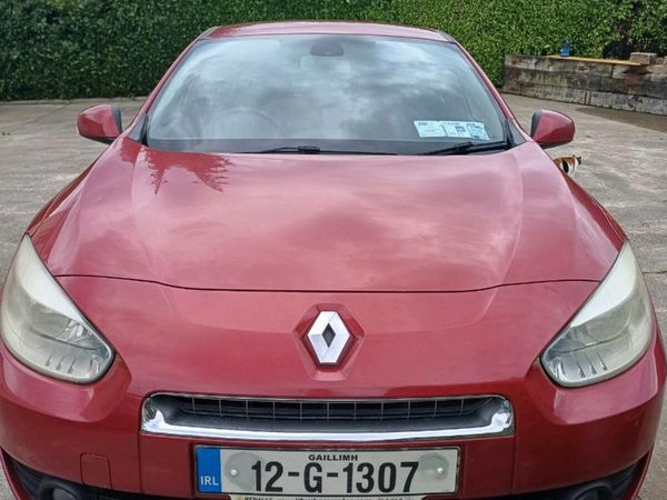 Renault Fluence Saloon, Diesel, 2012, Red