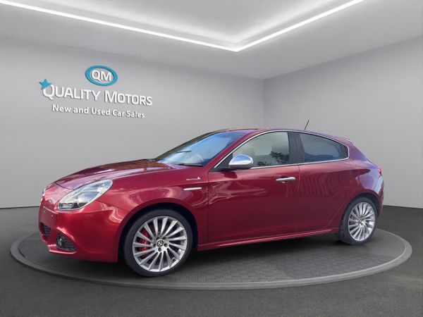 Alfa Romeo Giulietta Hatchback, Petrol, 2014, Red