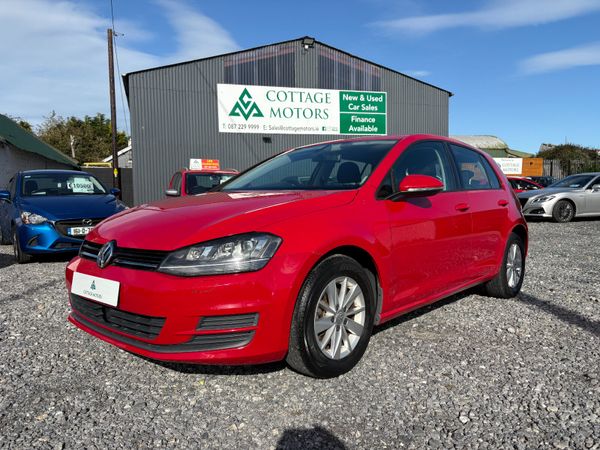 Volkswagen Golf Hatchback, Petrol, 2016, Red