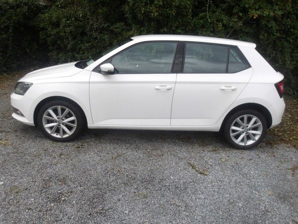 Skoda Fabia Hatchback, Petrol, 2018, White