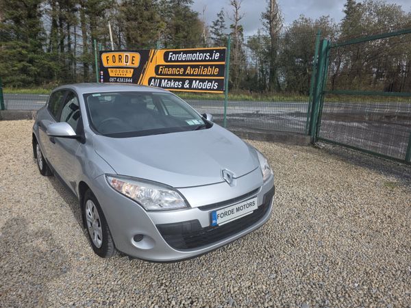 Renault Megane Hatchback, Diesel, 2010, Silver