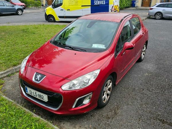 Peugeot 308 Hatchback, Diesel, 2012, Red