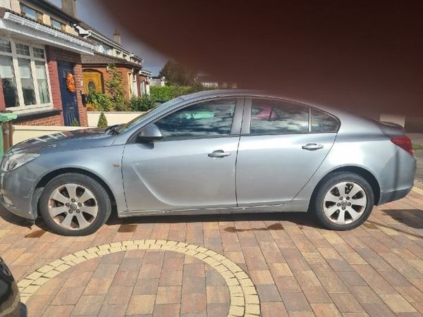 Opel Insignia Hatchback, Diesel, 2011, Silver