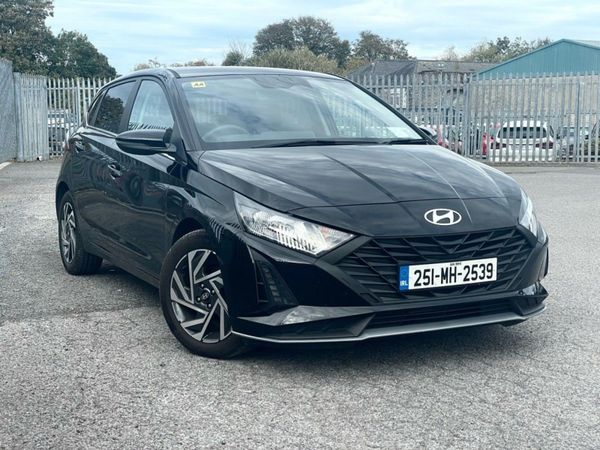 Hyundai i20 Hatchback, Petrol, 2025, Black