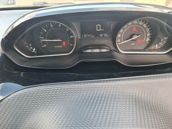 Peugeot 2008 SUV, Petrol, 2016, Grey