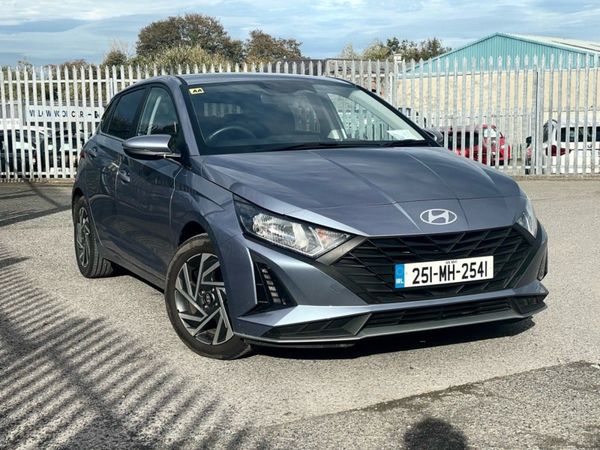 Hyundai i20 Hatchback, Petrol, 2025, Blue