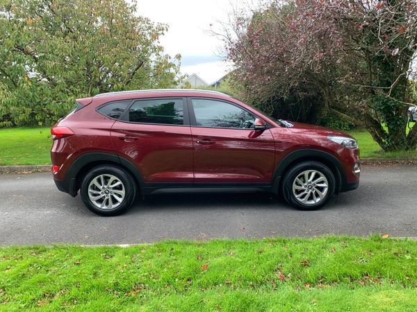 Hyundai Tucson SUV, Diesel, 2016, Red