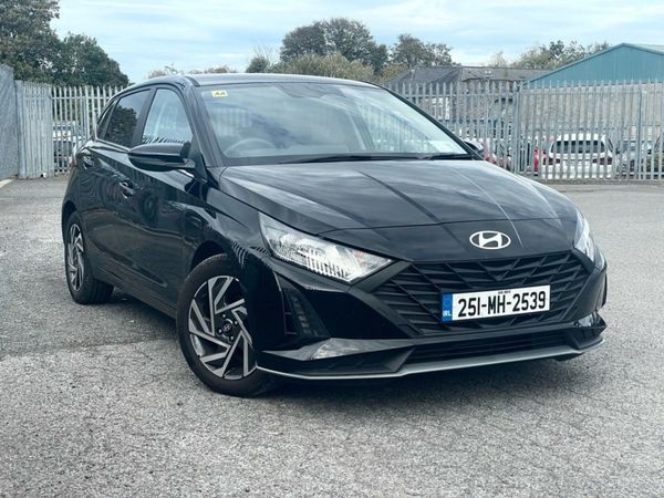 Hyundai i20 Hatchback, Petrol, 2025, Black