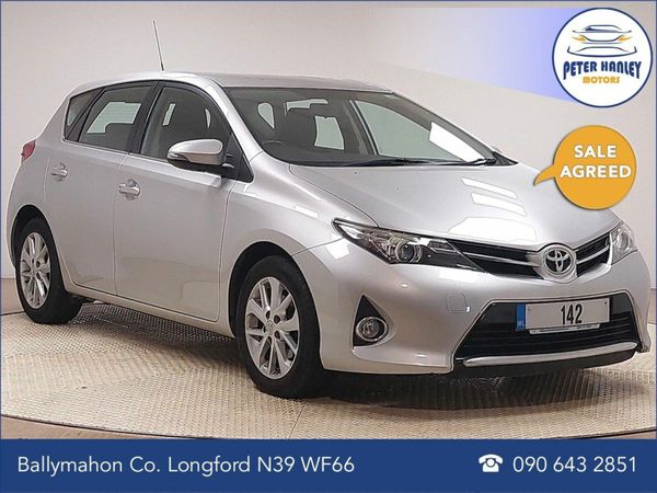 Toyota Auris Hatchback, Petrol, 2014, Silver